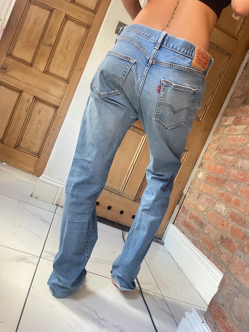 Waist 34 Leg 32 00s Y2K 501 Levi Jeans Vintage Faded Blue Light to Mid
