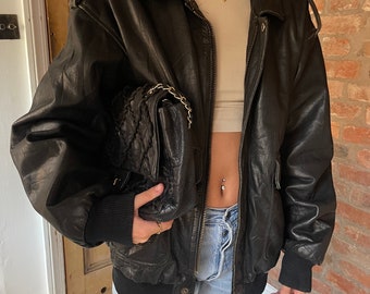 90s black  oversized leather Aviator biker     bomber jacket  ladies vintage jacket leather size men’s large    AV9
