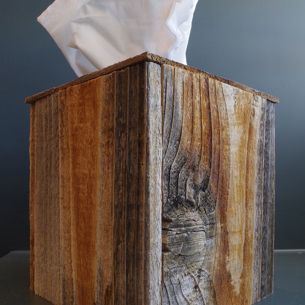 Farmhouse Reclaimed Wood Tissue Box Cover - Rustic Barn Style Wood Facial Tissue Holder - Beach Style - Cabin Critter Engraved Decoration