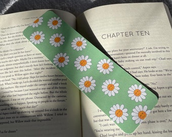 Happy Daisy Bookmark- Handmade Bookmarks, Bookworm Gift, Gifts for Readers, Bookish, Booktok