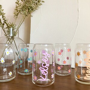 Personalized Iced Coffee Cup with Lid & Straw, Flower Glass Cup with Name, Aesthetic Glass, Daisy Beer Can Glass, Bridesmaid Gift
