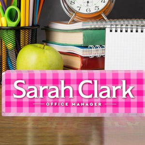 Personalized Acrylic Desk Name Plate: Teacher Coworker Gift zdjęcie 5