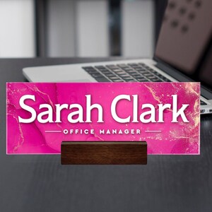 Personalized Acrylic Desk Name Plate: Teacher Coworker Gift zdjęcie 3