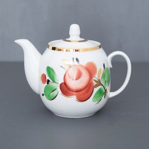 Vintage Tea Pot. Hand Painted with Red Floral Pattern. In Mint Condition, Never Used. Made in 1970s in Baranivka Porcelain Factory, Ukraine