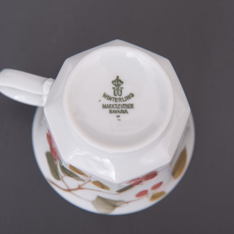 Lot De 2 Mugs Vintage Mobil Porcelaine - Motif Primevère Et Centaurée - Occasion