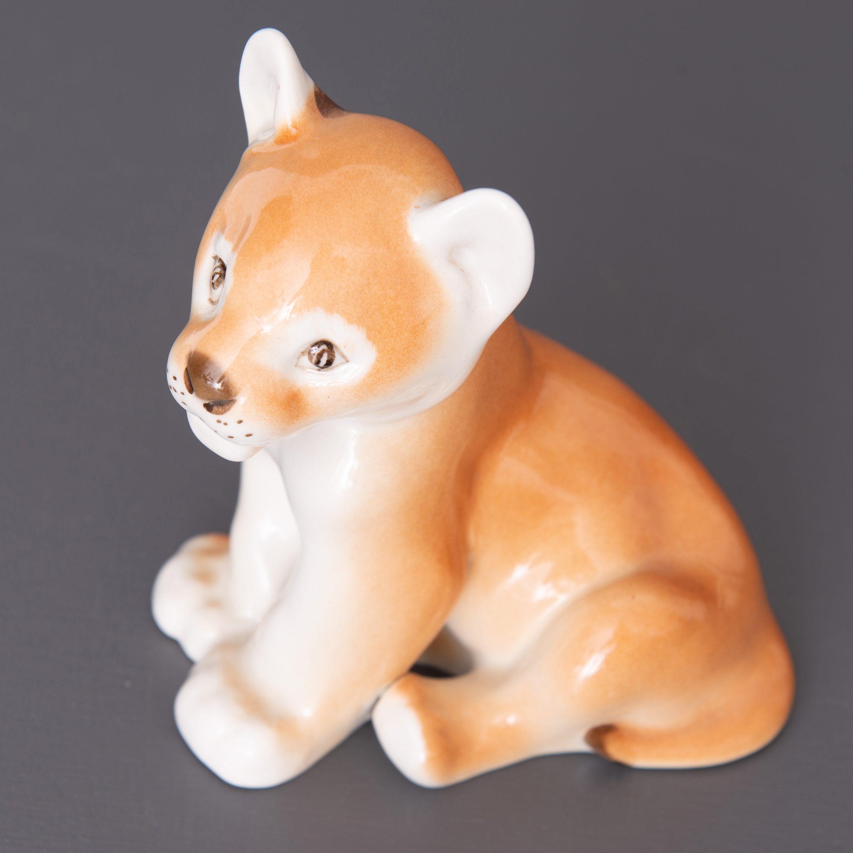 Vintage Porcelain Lion Cub Figurine, 1960s Lomonosov LFZ Vintage Porcelain Lion Cub Figurine, 1960s Lomonosov LFZ