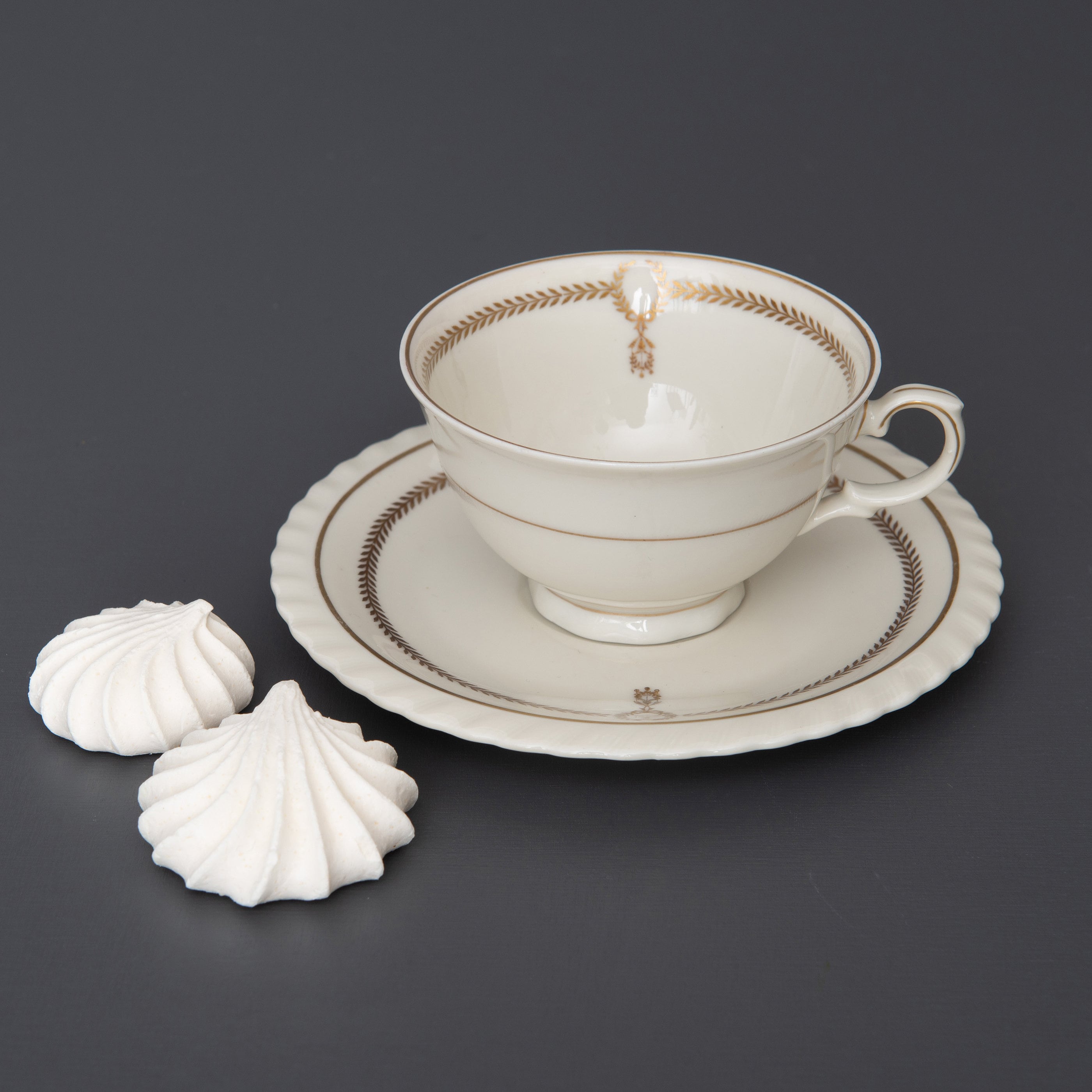 Vintage Porcelain Tea Cup and Saucer Thun Czechoslovakia - Etsy