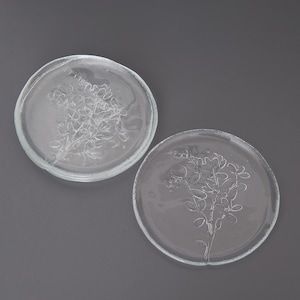 4 platos de ensalada de vidrio vintage. Platos de vidrio transparente para servir. Platos decorativos hechos a mano. Relieve Patrón floral. Vintage escandinavo.