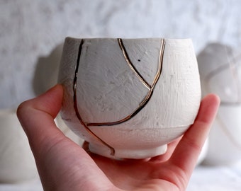 Kintsugi Matcha Bowl, White and Gold Ceramic Coffee Cup, Handmade Wabi Sabi Tea Bowl, Gift for Chawan Lovers
