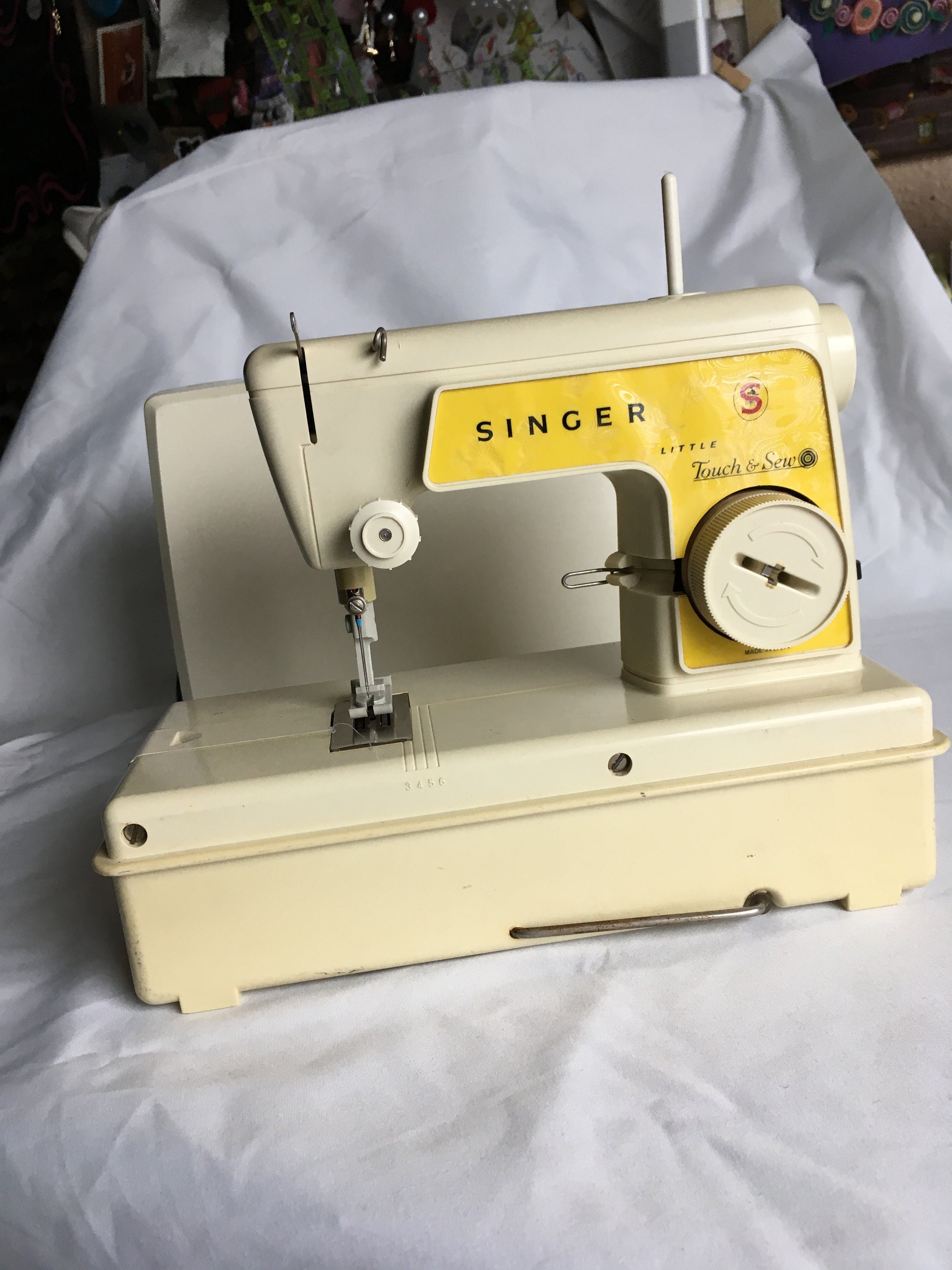 Vintage Singer Deluxe Zig-Zag Sewing Machine Accessories Model 620 Part  161848