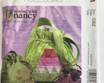 McCalls 4884  Nancy Zeeman drawstring bag, purse pattern