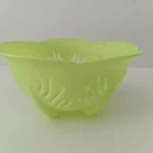 Vintage 1970s Green Plastic Colander, Hard Plastic , Retro/Vintage  Kitchen Decoration, Rare Design