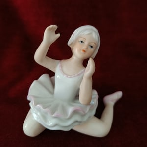 Vintage Richer Porcelain Ballerina, Sitting Ballerina Figurine, Porcelain Collectibles, Mother’s Day, Birthday, Anniversary Gift