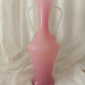 Seguso Pink Opaline Geriffelte Vase, Murano Glasvase mit zwei Griffen, Vintage 1970er Jahre, Dekoration