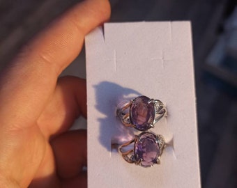 Amethyst with adjustable ring facets
