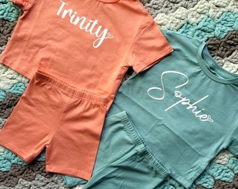 Outfit sets for girls, matching sets, shirt and shorts set, springtime, custom name, biker set for girls, custom name shirts, summer outfit