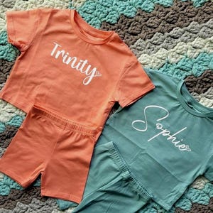 Outfit sets for girls, matching sets, shirt and shorts set, springtime, custom name, biker set for girls, custom name shirts, summer outfit