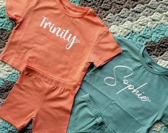 Outfit sets for girls, matching sets, shirt and shorts set, springtime, custom name, biker set for girls, custom name shirts, summer outfit