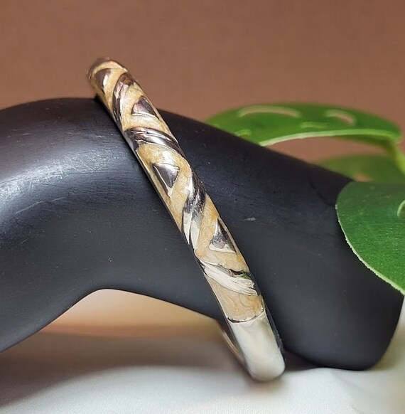 Thin Beige & Silver Colored Triangles Enamel Brac… - image 6