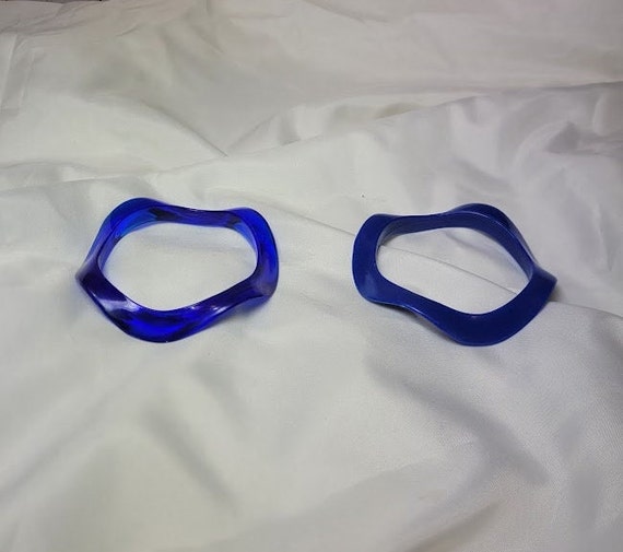 Blue, Wavy Acrylic Bangle Bracelet. Stackable - image 3