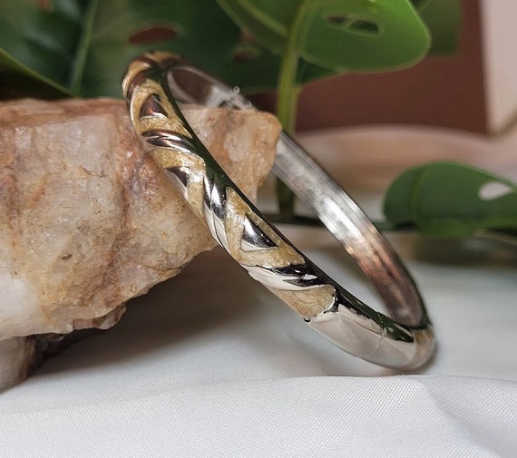 Thin Beige & Silver Colored Triangles Enamel Brac… - image 3