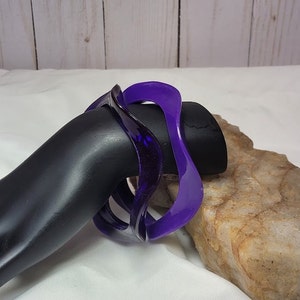 Purple, Wavy Acrylic Bangle Bracelet. Stackable