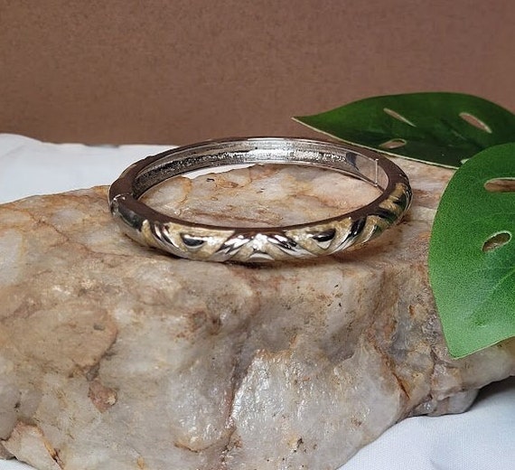 Thin Beige & Silver Colored Triangles Enamel Brac… - image 1