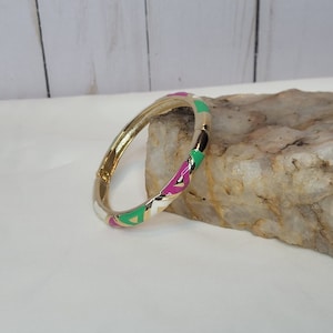 Thin Multi-Colored (White, Light Blue & Pink) and Gold Colored Triangles Enamel Painted, Alloy Metal Hinged Bangle Bracelet