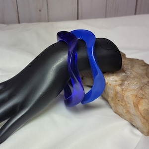 Blue, Wavy Acrylic Bangle Bracelet. Stackable