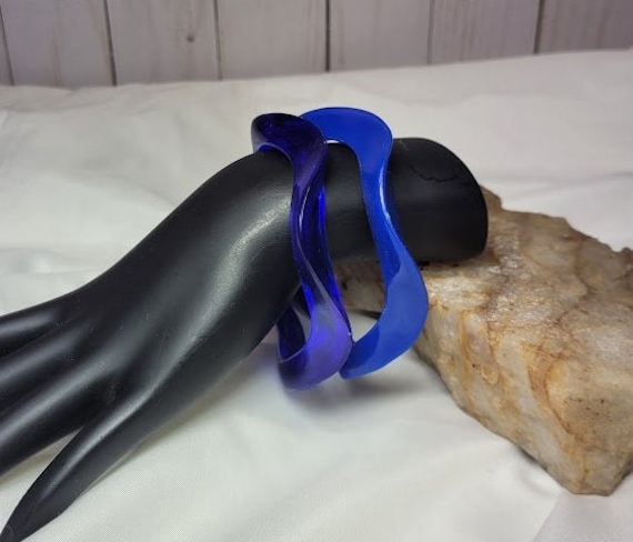 Blue, Wavy Acrylic Bangle Bracelet. Stackable - image 1