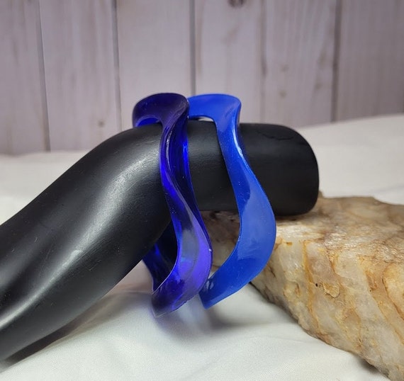 Blue, Wavy Acrylic Bangle Bracelet. Stackable - image 2