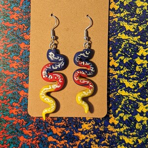 Wavy gradient psychedelic earrings