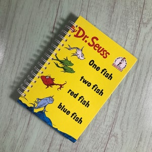 Dr Seuss One Fish Two Fish Buch Journal, Märchenbuch Journal, Dr. Seuss Notizbuch, Lieblingsbuch Journal, klassisches Buch Journal, Custom Journal