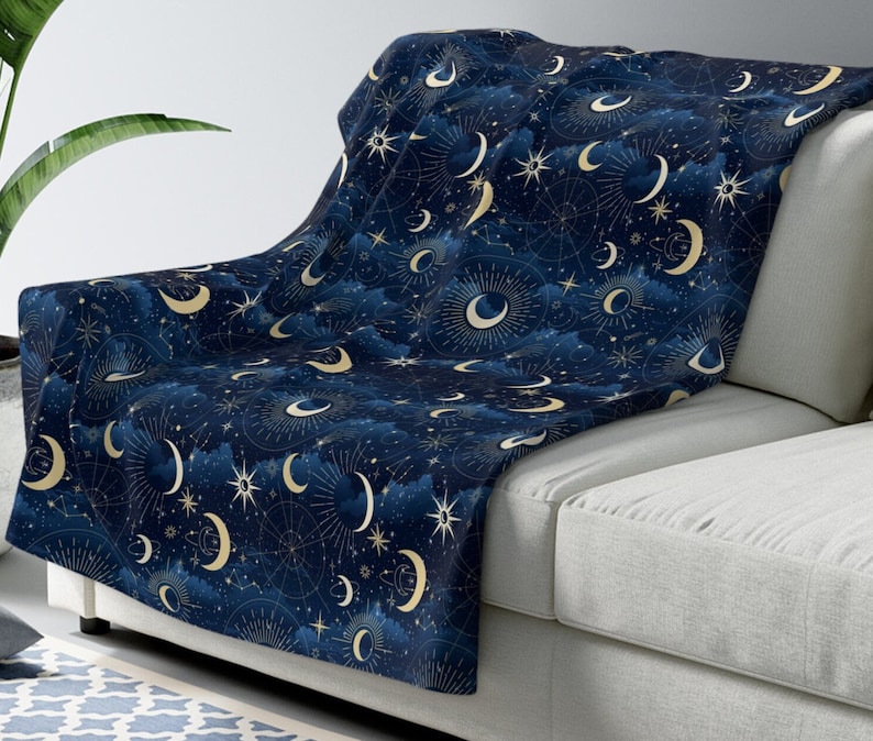 Celestial Sherpa Fleece Blanket Night Sky, Sun, Moon, and Galaxy Design Sun and Moon Blanket Galaxy Blanket Esoteric Celestial Blanket imagem 1