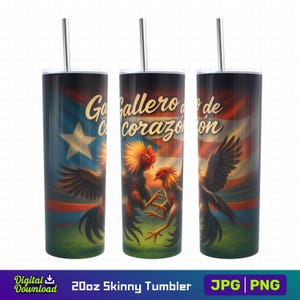Può includere: Un bicchiere sottile da 20 oz con un design colorato che presenta due galli che combattono. Lo sfondo è una bandiera portoricana con il testo "Gallero de corazon" in spagnolo.