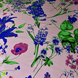 Zwei Meter Blumen-Krepp-Stoff, Luxus-Italienischer Stoff, Designer-Stoffe.