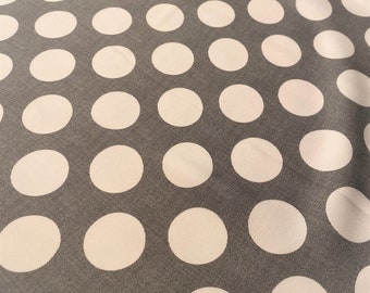 Sarga de seda con lunares de última moda, tela de diseño, tela italiana de lujo cortada a medida.