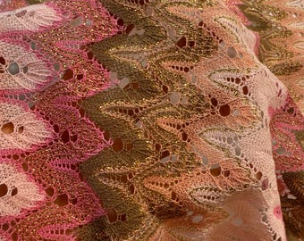 Jersey en maille zigzag rose, marron, beige, tissus de luxe de créateur italien.