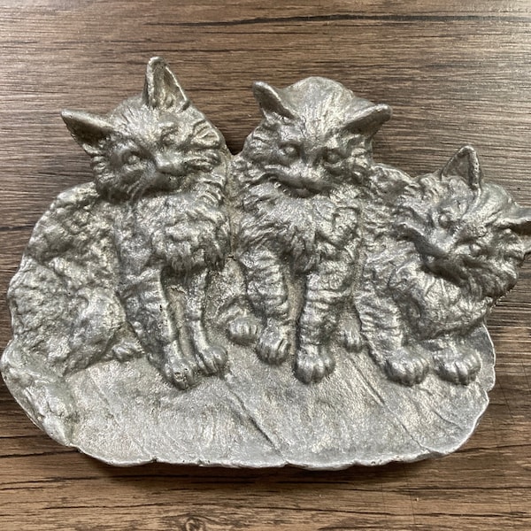 Small Three Cat Kittens Figural Relief Tray Dish