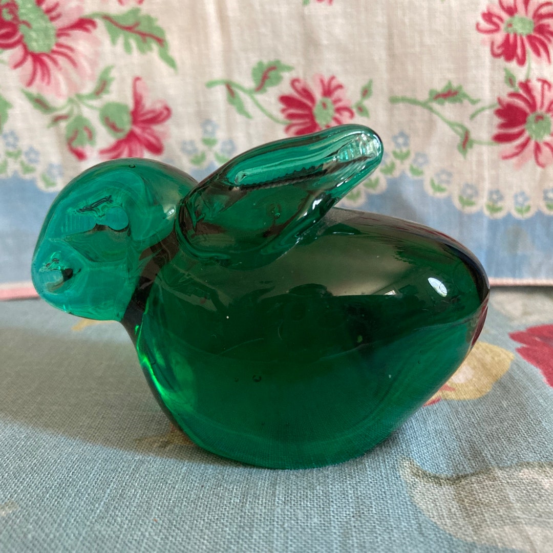 Green Glass Bunny Rabbit Figurine Vintage Art Glass Paperweight Etsy