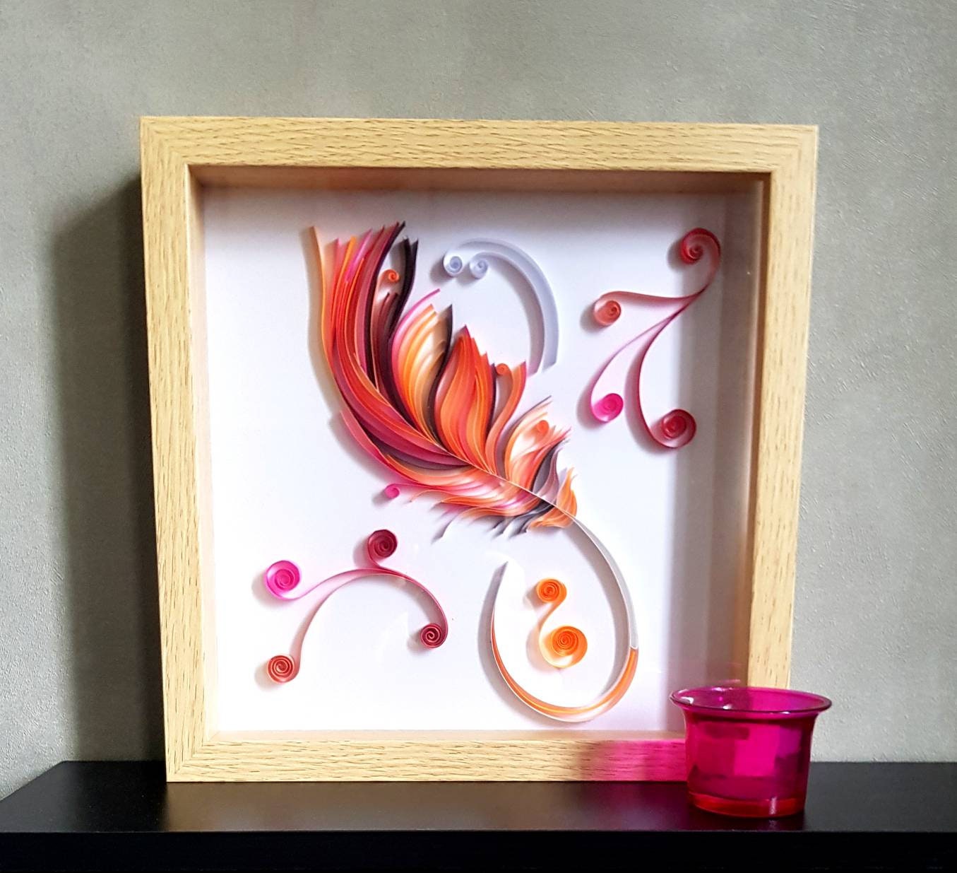 Plume en Quilling Dans Cadre Bois Clair