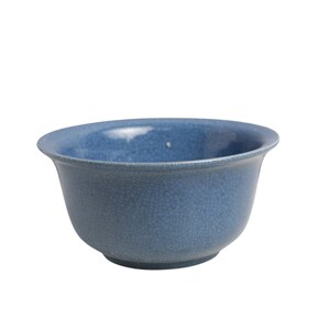Blue Crackle Porcelain Lipped Bowl 10&quot; Diameter