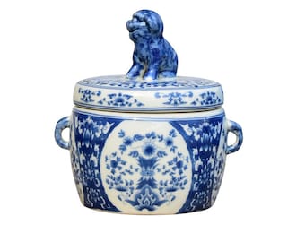 Asian Blue and White Floral Motif Round Porcelain Foo Dog Jar 7"