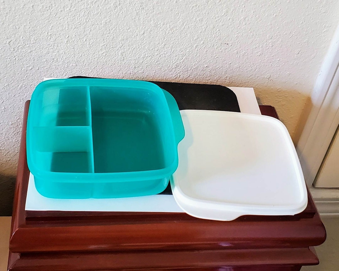 Tupperware Lunch It / Storage Container 550 Ml 7503B-2 Teal With White