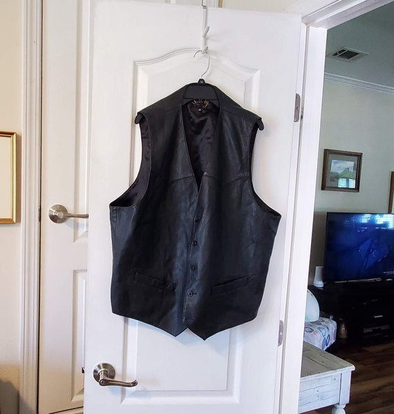 Scully Black Leather, Button Up, Lined Vest Size … - image 1