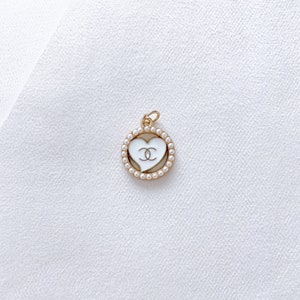 Vintage Designer White Pearl Pendant 20mm