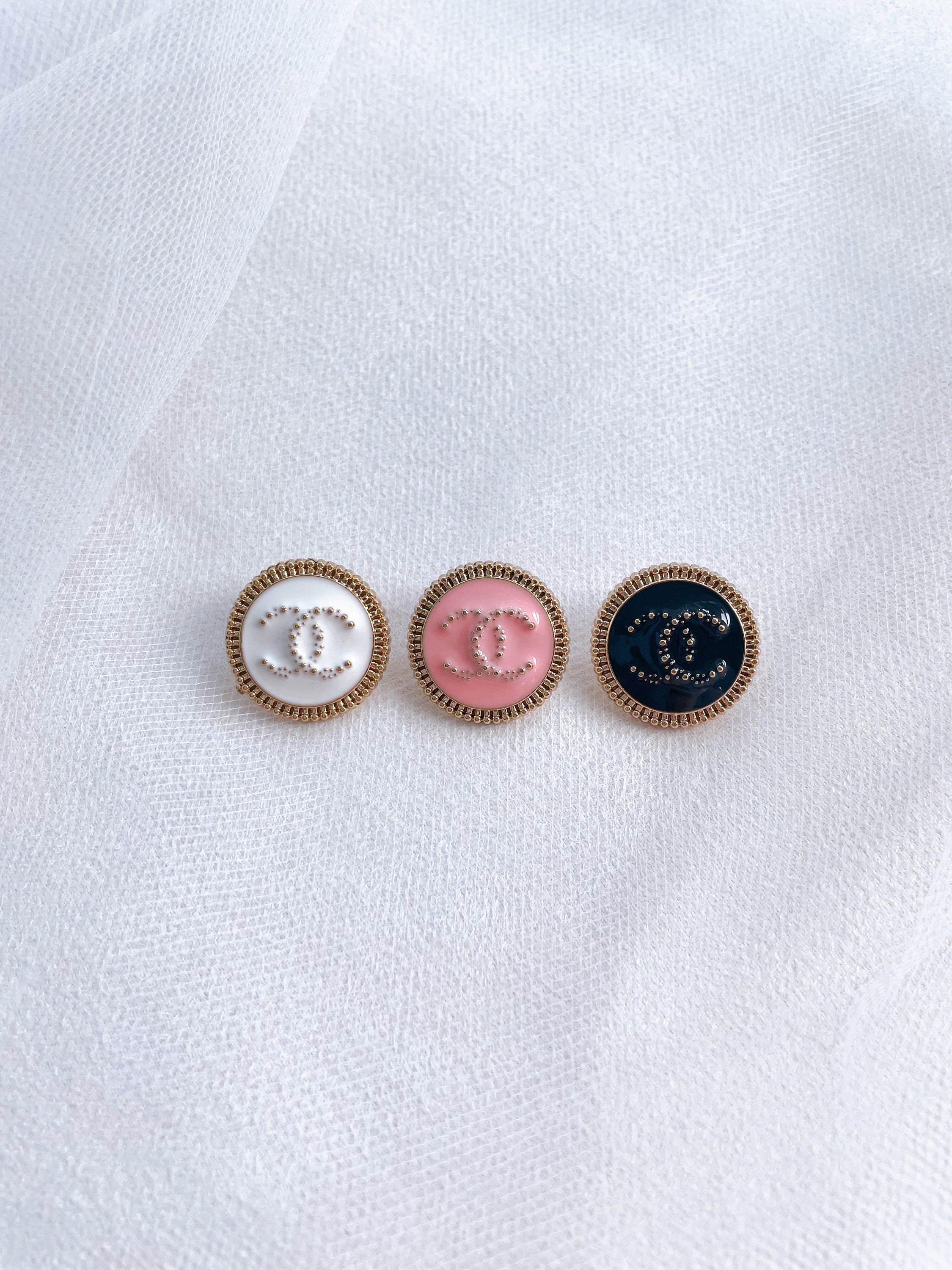 Chanel buttons - Etsy 日本