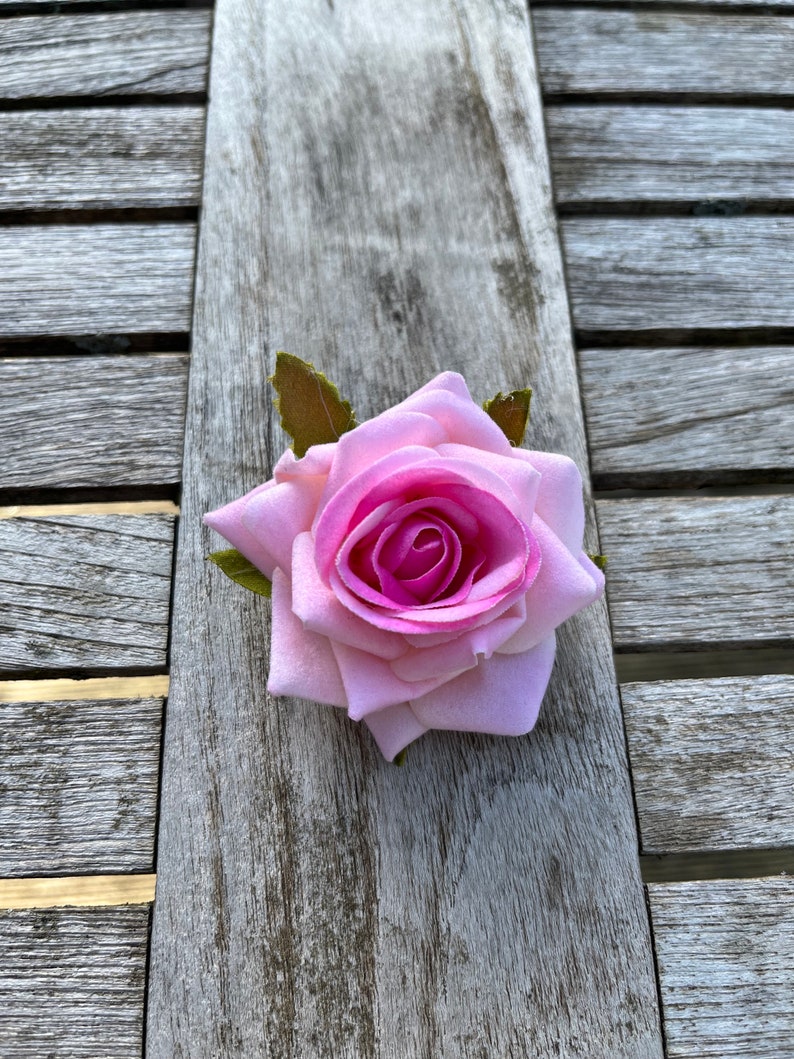 Rose zum Anstecken in verschiedenen Farben Rosé