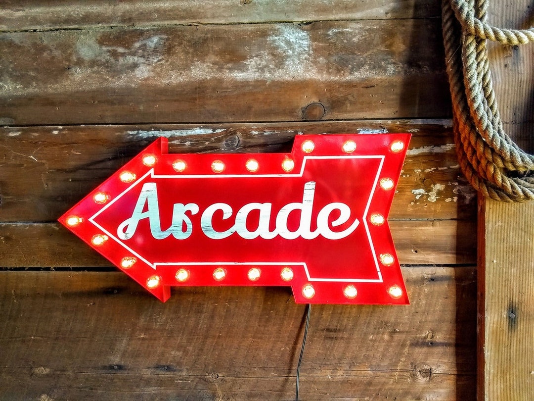 Arcade Arrow Sign: 32