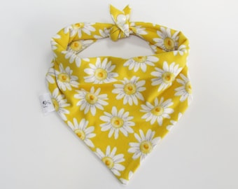 Yellow Daisy Dog Bandana, Floral Summer Dog Bandannas, Reversible Jersey Knit Dog Scarves, Spring Puppy Bandanas, Gift For Dog